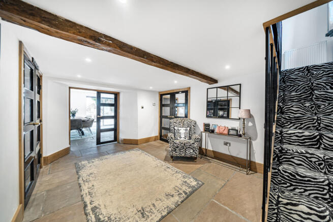 5 bed Detached for sale Image 8
