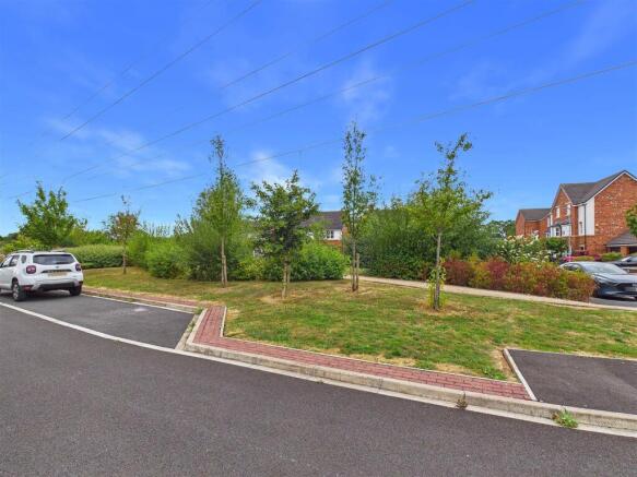 3 bed Semi-Detached for sale Image 10