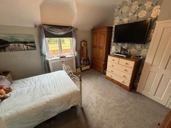 2 bed Semi-Detached to rent Image 5