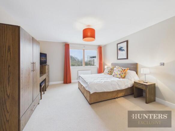 3 bed Apartment for sale Image 10