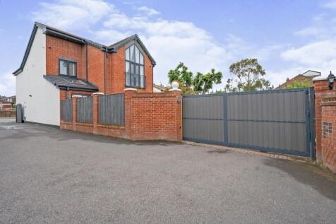 Warrington Road, Rainhill, Prescot, Merseyside, L35