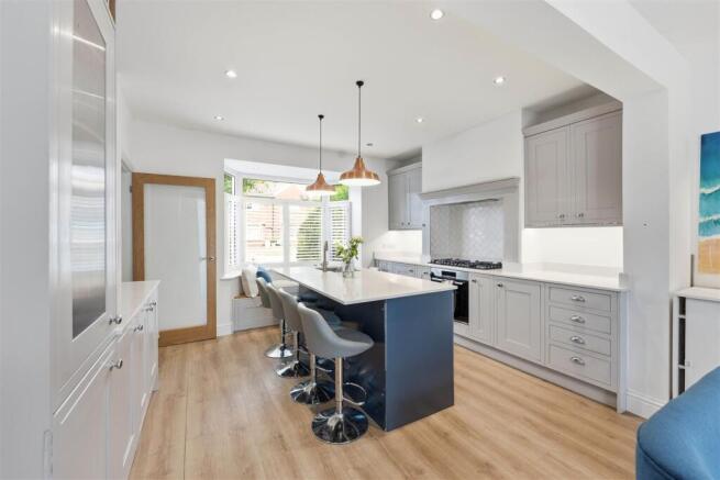 3 bed Terraced for sale Image 5