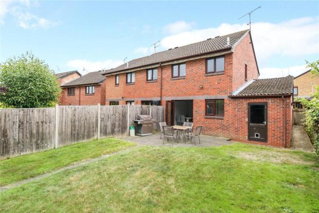House in Wokingham, Emmbrook - More