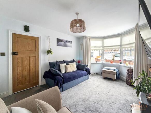 3 bed Semi-Detached for sale Image 7