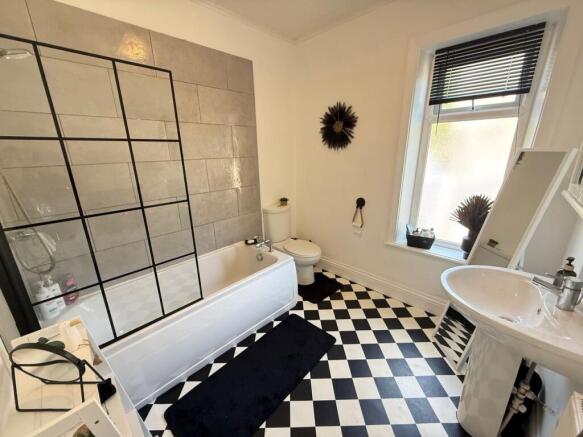 2 bed Terraced for sale Image 6