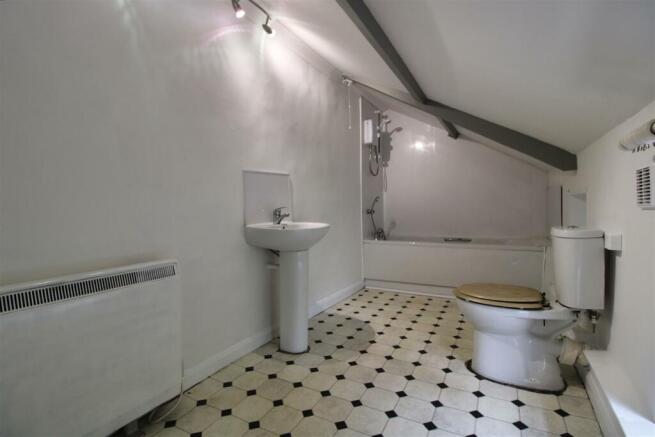 Bathroom.jpg