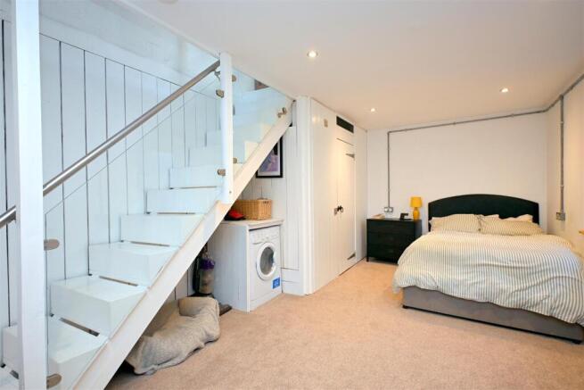 Willowfield Road, Eastbourne photo 3