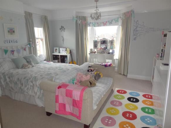 BEDROOM 2