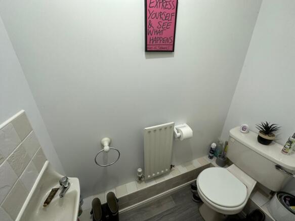 Cloakroom/wc