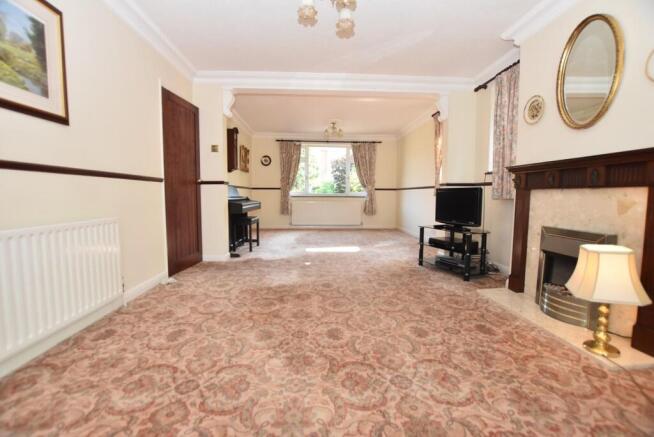 through lounge diner.jpg