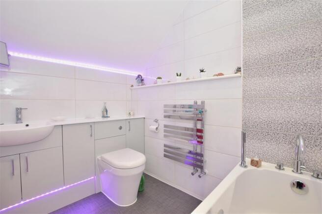 En-Suite Bathroom