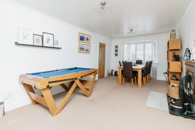 Lounge/Dining Room