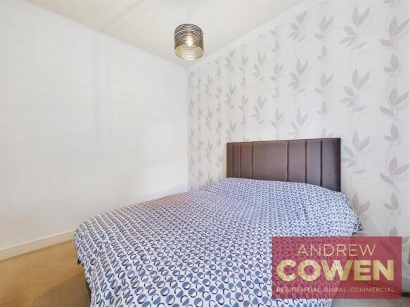 2 bed Flat for sale Image 6