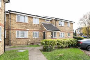 18, 4 Adams Court, Luther King Close, London E17 8RX