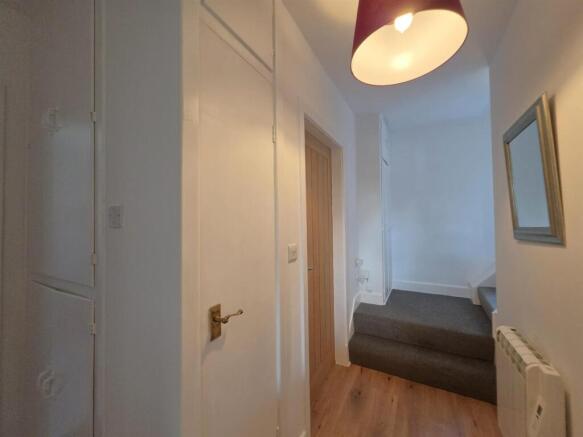 2 bed Flat for sale Image 12