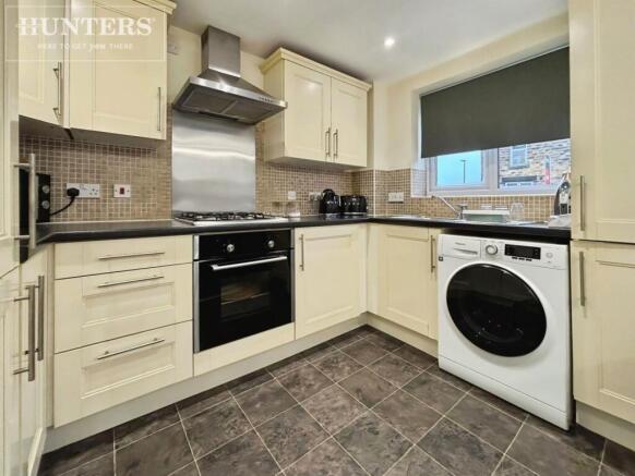 2 bed Apartment for sale Image 3