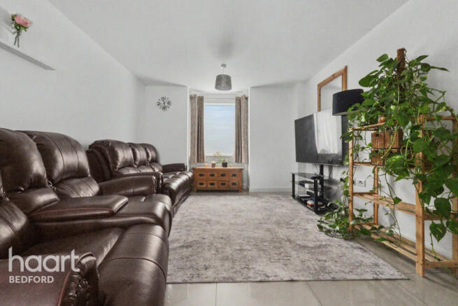 Lacewing Drive, Bedford photo 4