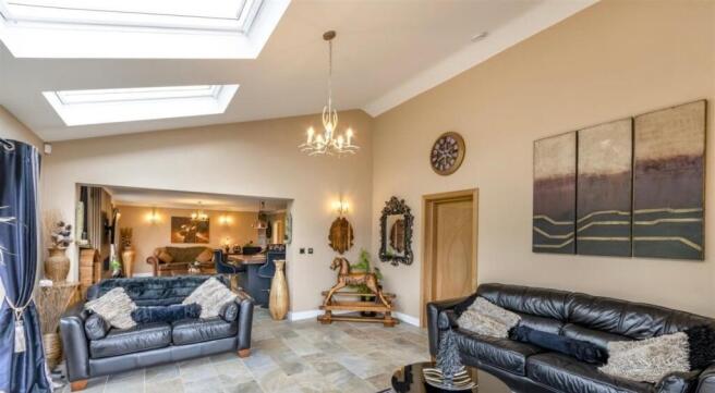 2 bed Detached Bungalow for sale Image 10