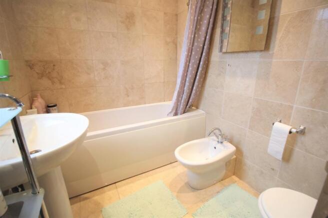 en suite bathroom
