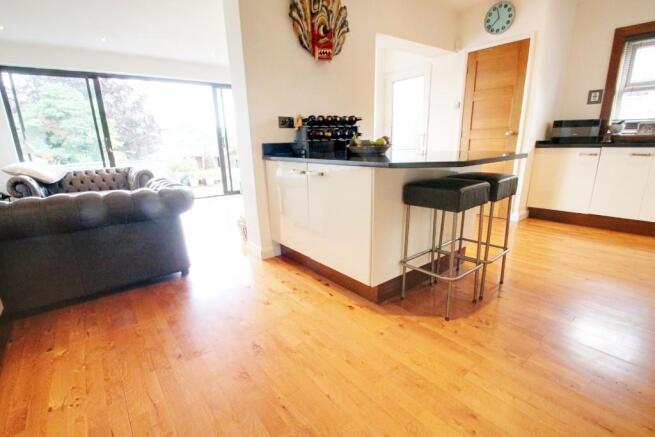 KITCHEN/FAMILY