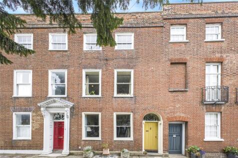 Mansion Row, Brompton, Kent, ME7