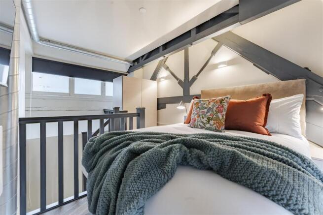 Copy of 22-147 The Headrow Leeds 2-22.jpg