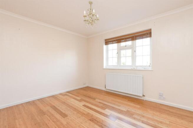 Bedroom/Dining Room