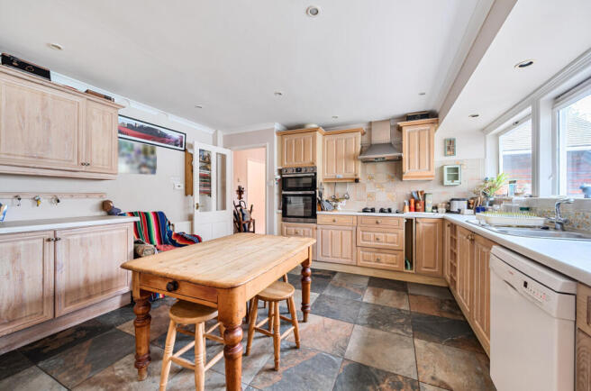 1340896-6-68a448d...