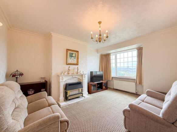 4 bed Bungalow for sale Image 5