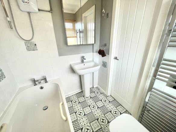 2 bed Semi-Detached to rent Image 7