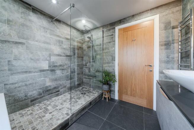 Bathroom-3.jpg