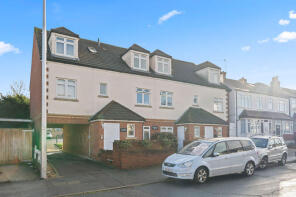 Flat 5, 32 Brinkley Court, Brinkley Road, Worcester Park KT4 8JF