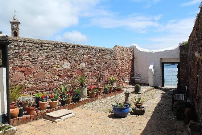 Rear garden with Clo
