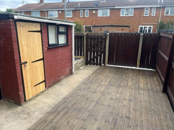 2 bed End of Terrace to rent Image 4