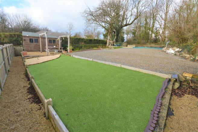 EXTERNALLY-GARDEN PLOT