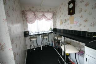 Kitchen photo 1