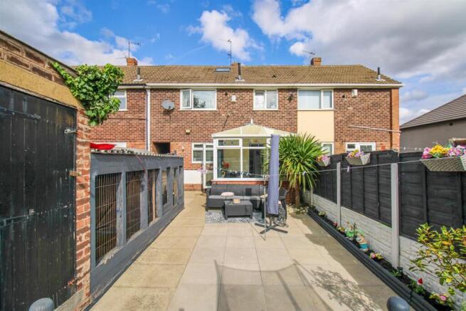 3 bed Town House for sale Image 11