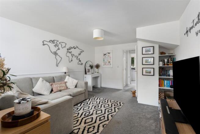 141 Bismore Road, Banbury-6.jpg