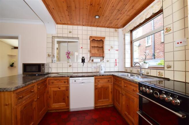Kitchen/Breakfast Area