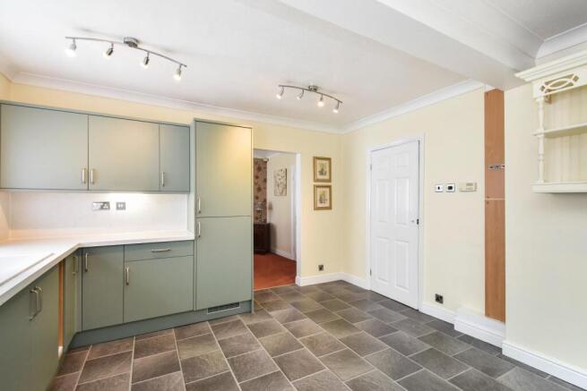 5 bed Detached for sale Image 6