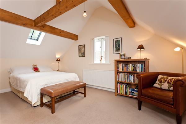 BEDROOM 2