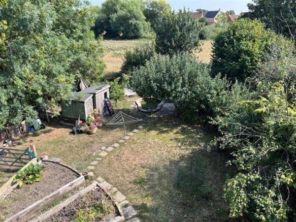 Rear garden 2.jpg