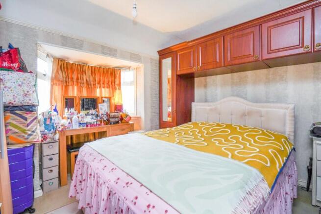 4 bed Semi-Detached for sale Image 8