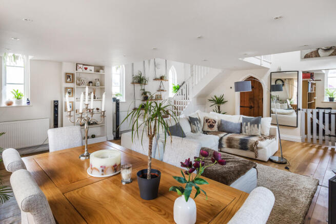 Living/Dining Area