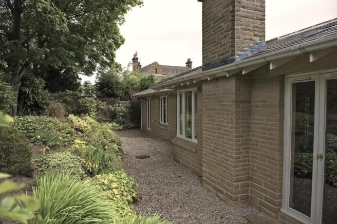 4 bed Detached Bungalow for sale Image 12