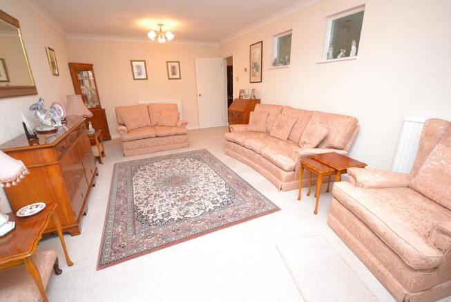lounge 2 (Main)
