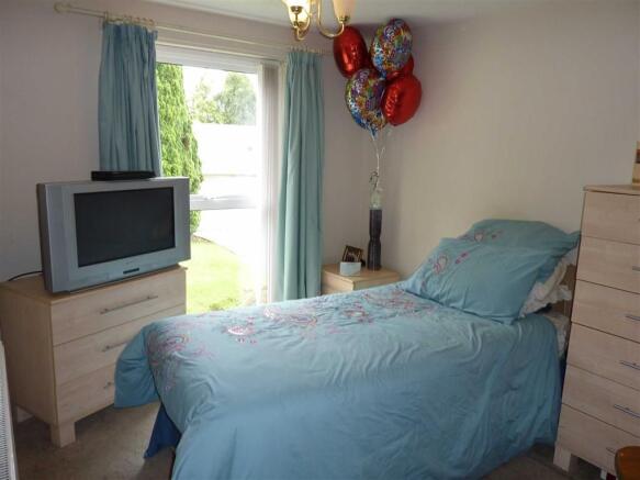 Photo 8