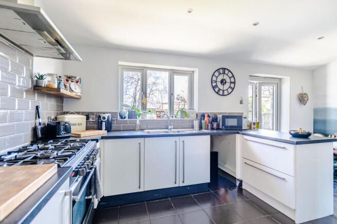 3 bed Semi-Detached for sale Image 9