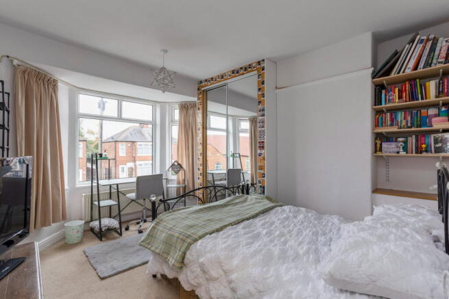 4 bed Semi-Detached for sale Image 11