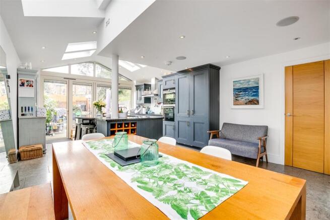 Hearne Rd, 20 kitchen-6.jpg